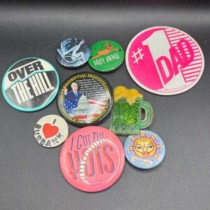 9 Vintage & Modern Buttons Brooches Pins Badges, Marilyn Monroe, #1 Dad, Beer +